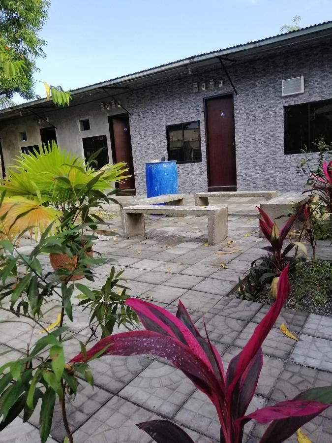 Katrina'S Dorm Tarlac City Exterior foto